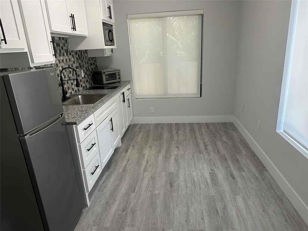 1639 Madison St #11B - Photo 4 of 8