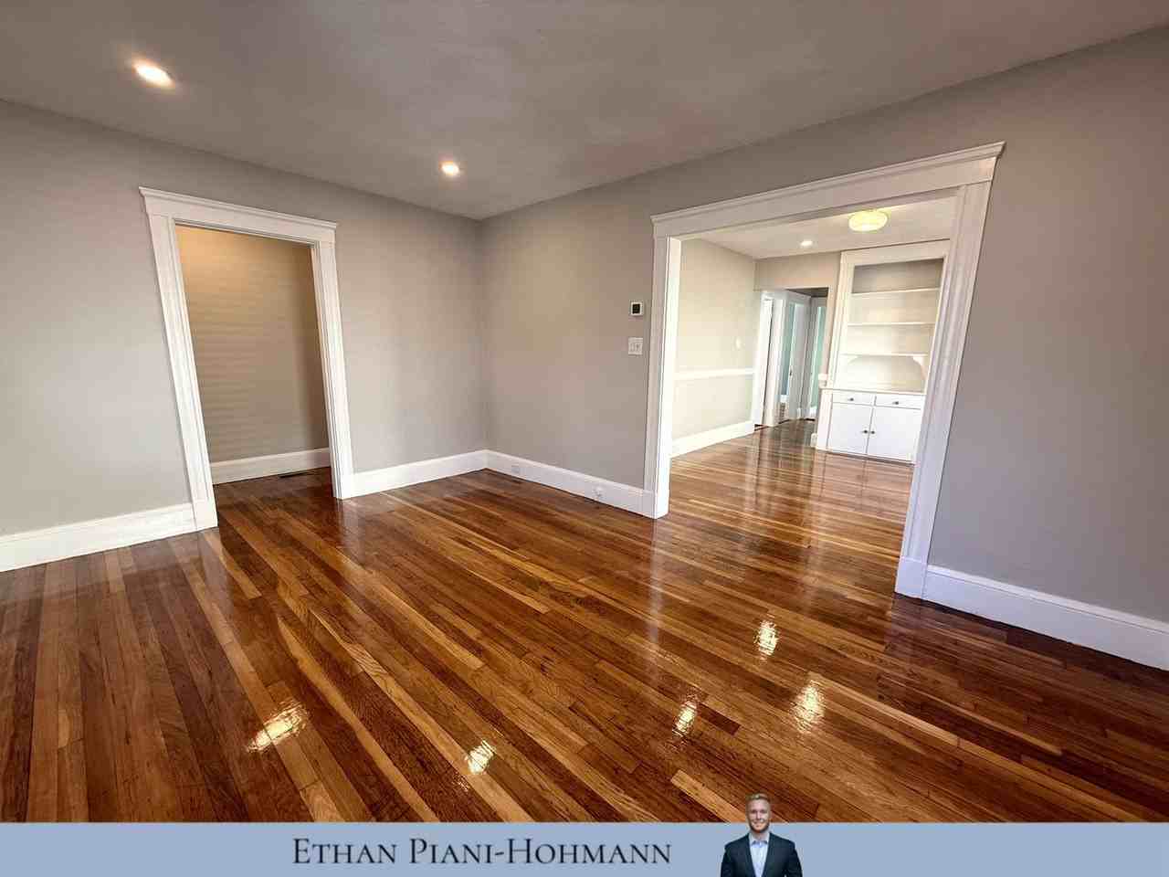 324 Arlington St - Photo 3 of 8