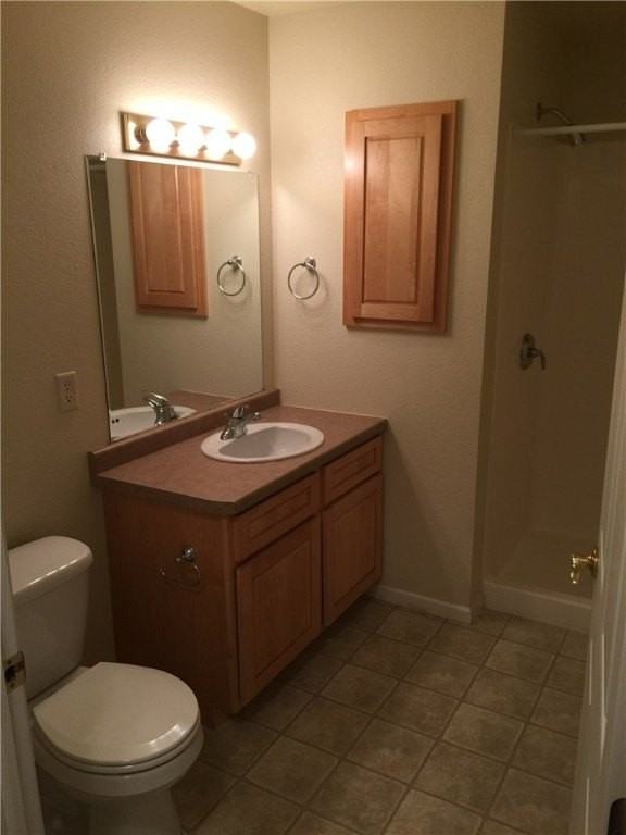 20 E John St Apt 1 #1 - Photo 5 of 9