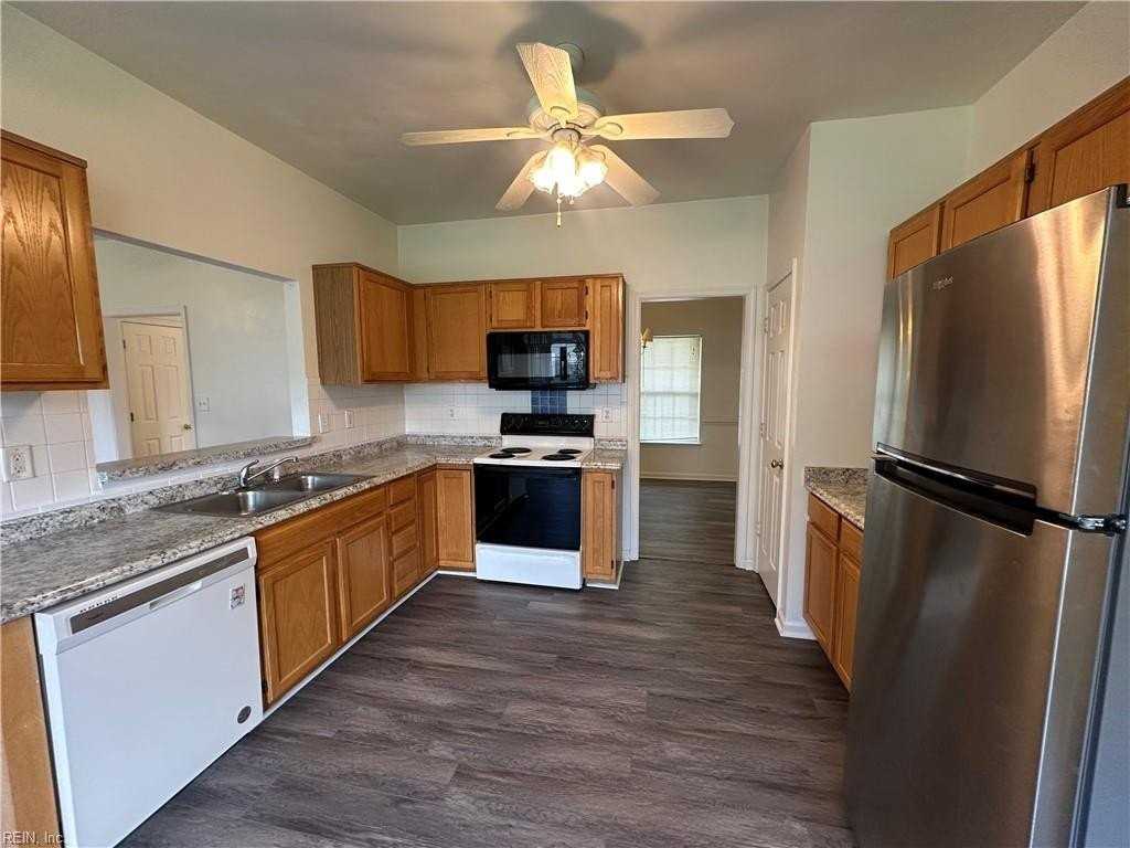 107 Cortland Court - Photo 3 of 14