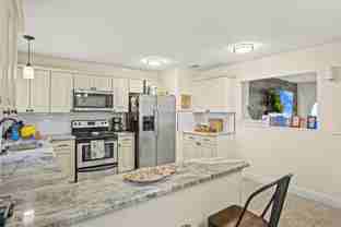 232 Sw Kimball Cir - Photo 1 of 1