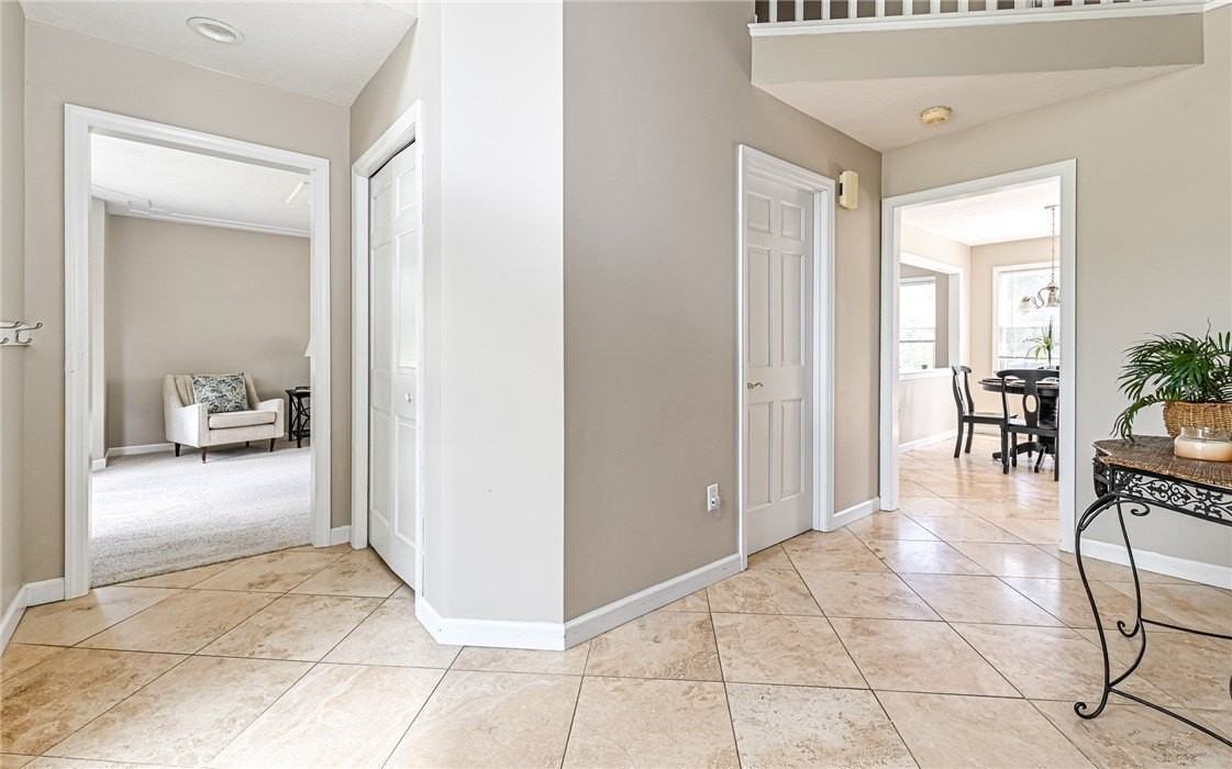 124 Fox Meadow Dr - Photo 2 of 38