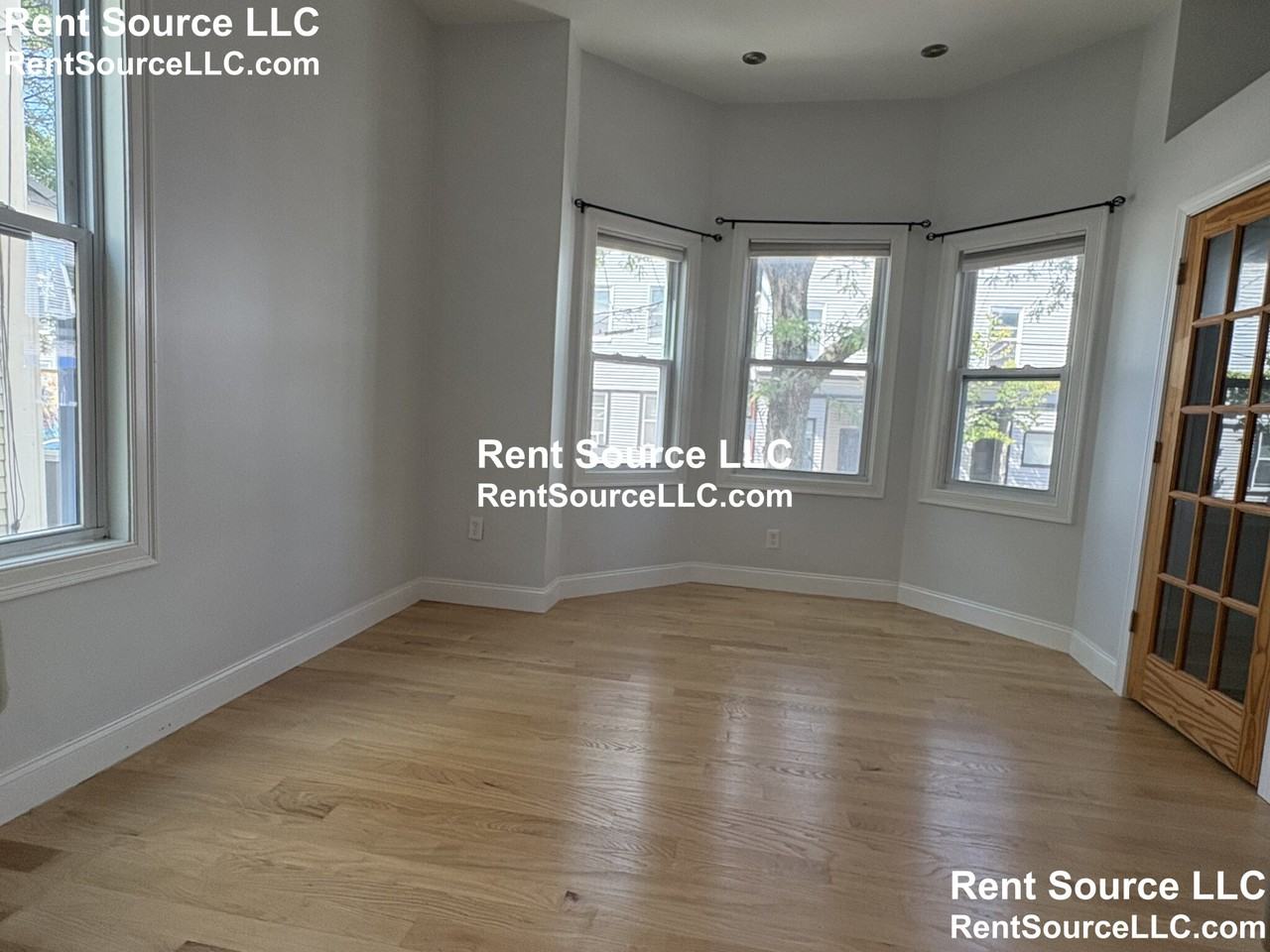 146 Columbia St #1 - Photo 5 of 12