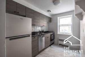 featured image of 6715 North California Avenue #1W