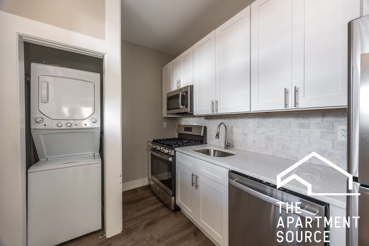 6519 N Newgard Ave #1D - Photo 2 of 11