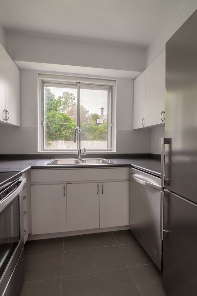 4555 Bonavista Avenue - Photo 2 of 50