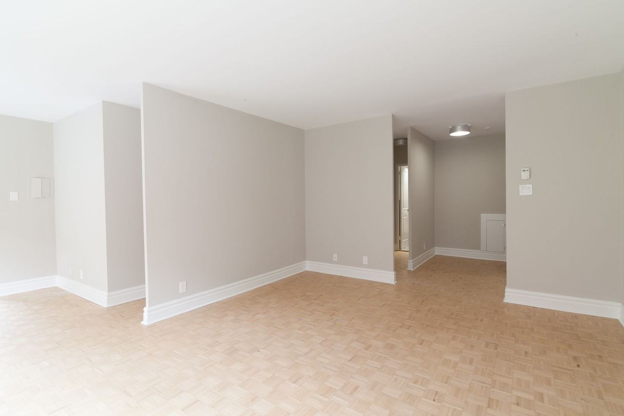 4555 Bonavista Avenue - Photo 4 of 50