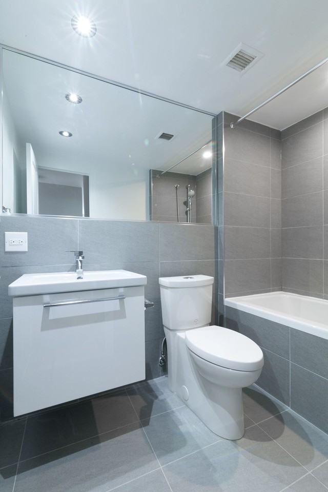 4555 Bonavista Avenue - Photo 5 of 50