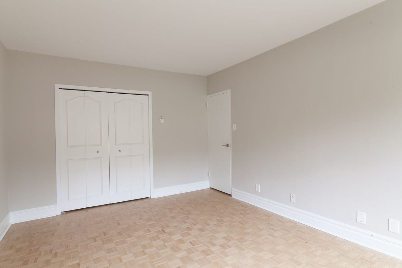 4555 Bonavista Avenue - Photo 7 of 50