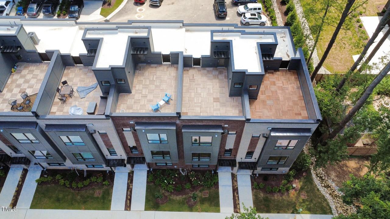 712 Chatham View Rd - Photo 2 of 50