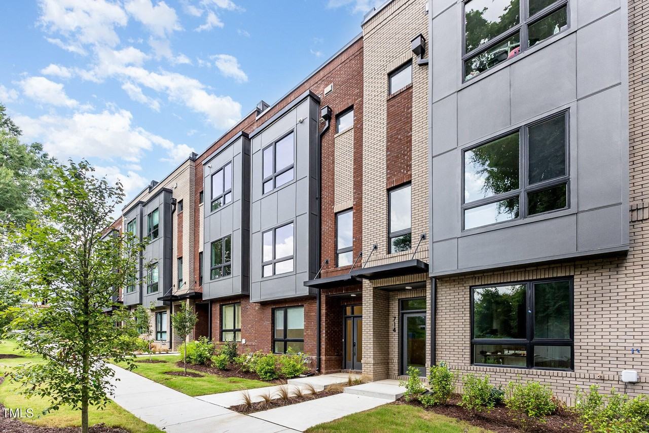 712 Chatham View Rd - Photo 3 of 50