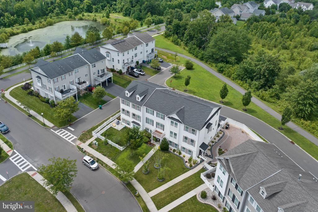 6 Mountie Ln - Photo 3 of 49