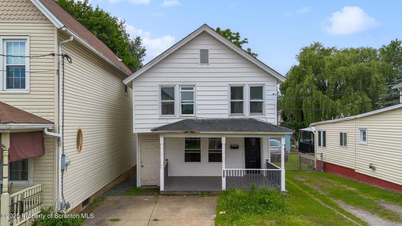 121 Throop Street - Photo 3 of 37