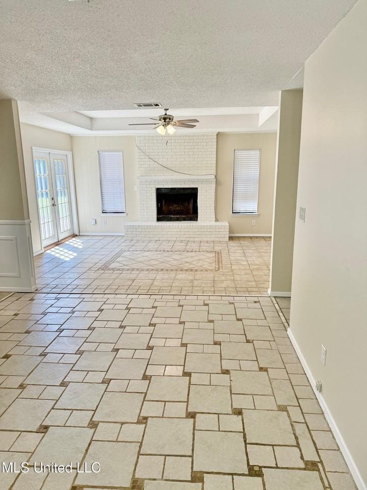 1215 Spring Drive - Photo 2 of 13