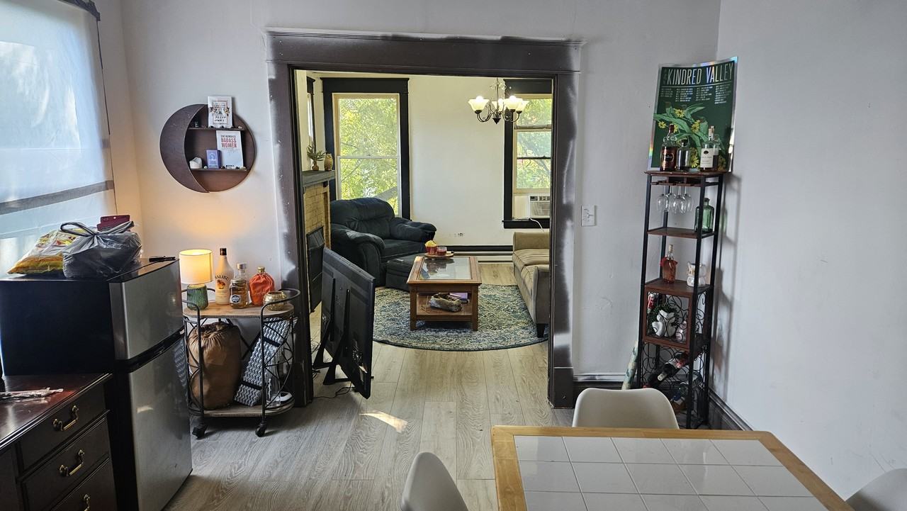 210 8th Avenue - Photo 4 of 6