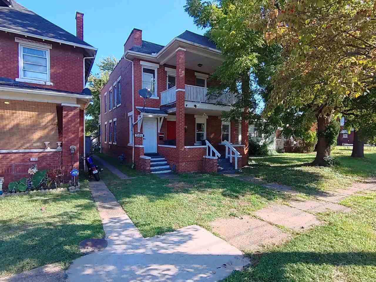 210 8th Avenue - Photo 6 of 6