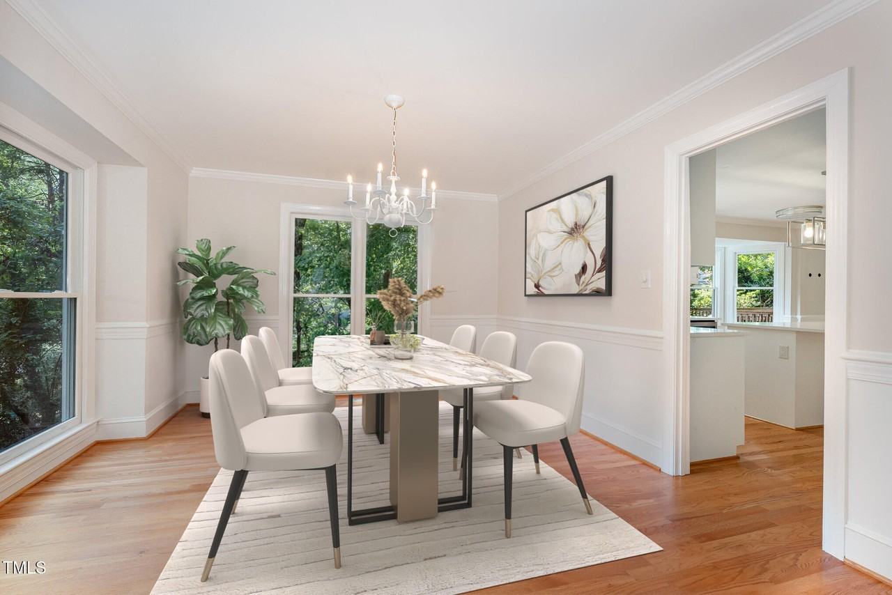 6321 Gainsborough Dr - Photo 4 of 36