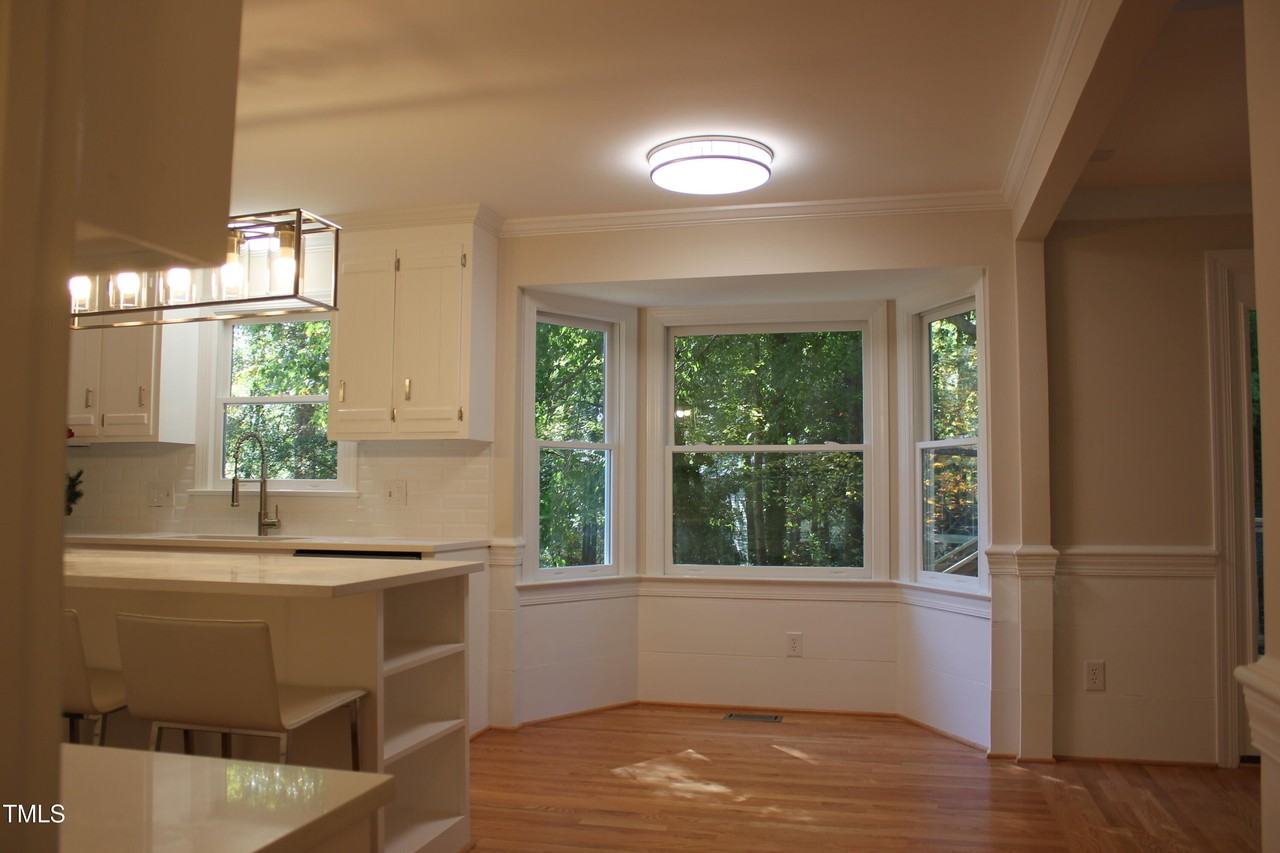 6321 Gainsborough Dr - Photo 5 of 36