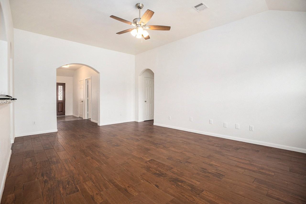 1195 Quarterhorse Dr - Photo 5 of 25