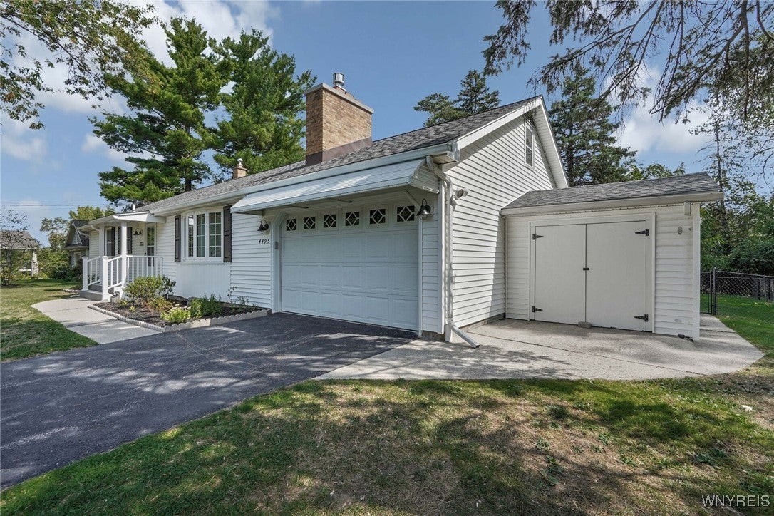 4495 Shisler Rd - Photo 3 of 31