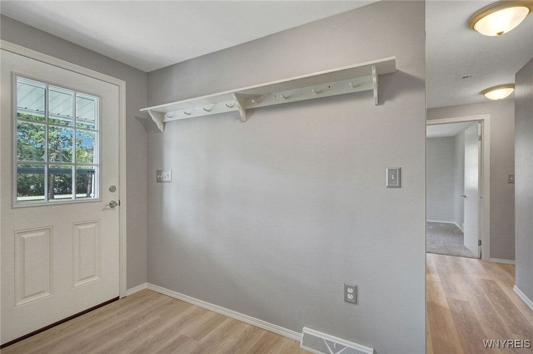 4495 Shisler Rd - Photo 5 of 31