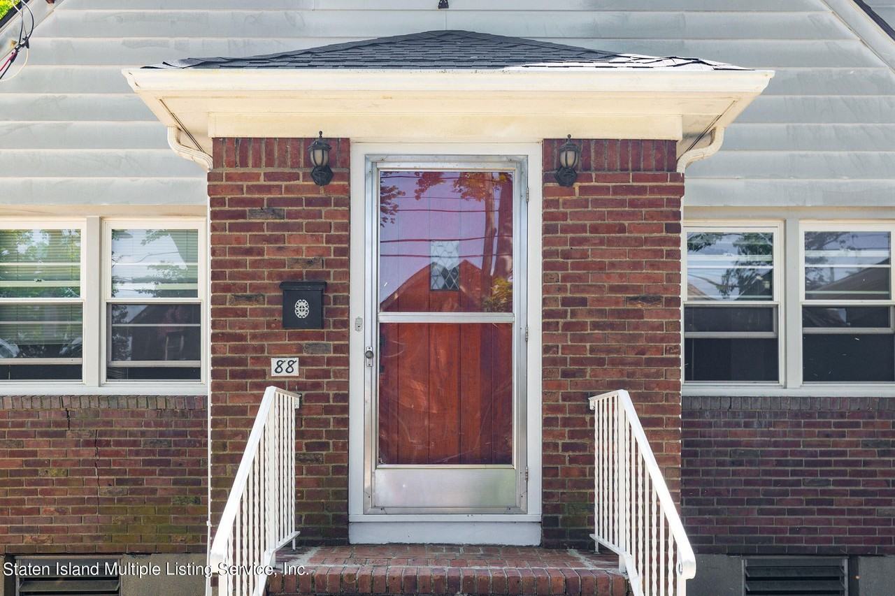 88 Fremont Ave - Photo 3 of 31