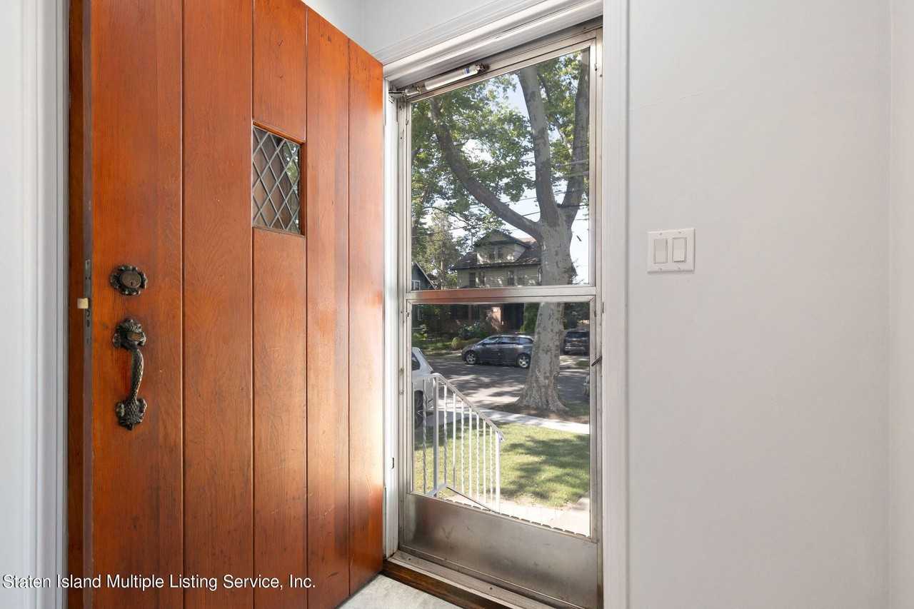 88 Fremont Ave - Photo 4 of 31