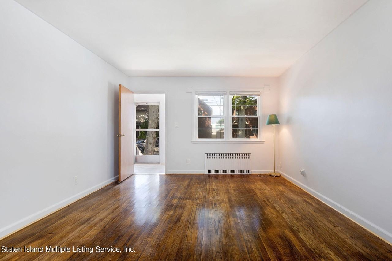 88 Fremont Ave - Photo 5 of 31