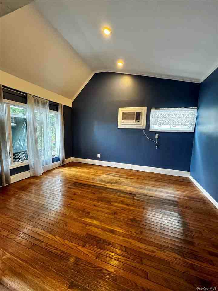 94 Hardy Lane - Photo 3 of 13