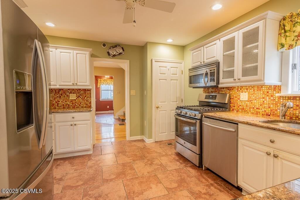 415 W 1st St - Photo 6 of 27