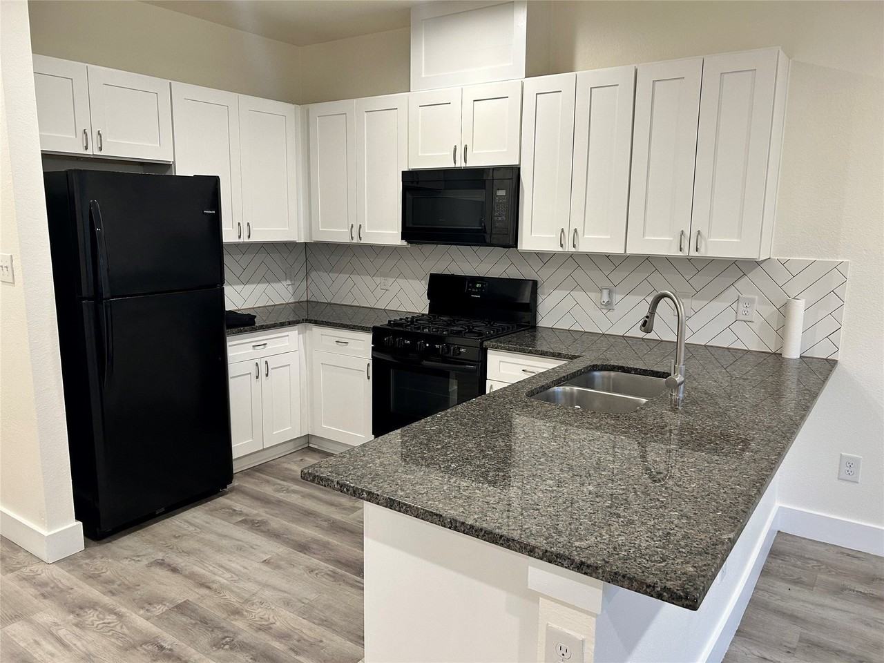 6827 Mcwilliams Dr - Photo 3 of 18