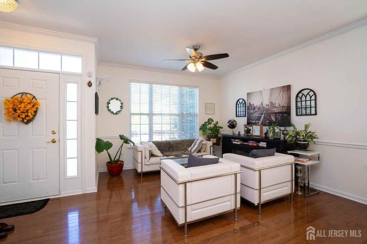 460 Morning Glory Dr - Photo 2 of 50