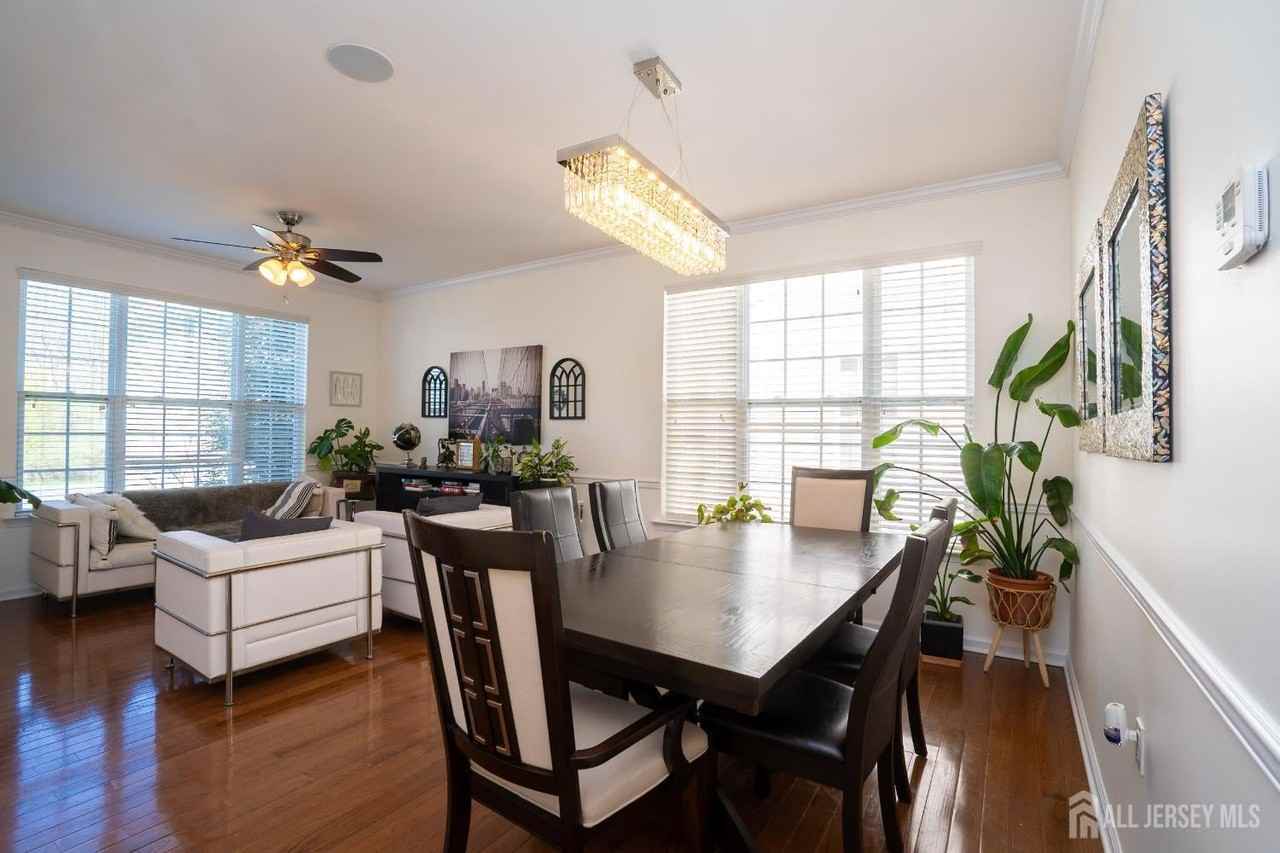 460 Morning Glory Dr - Photo 4 of 50