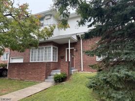 916 W Elm St - Photo 1 of 1