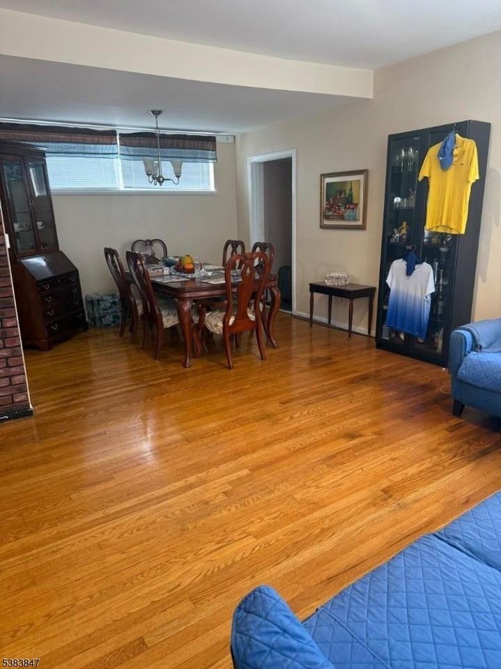 916 West Elm Street - Photo 3 of 12