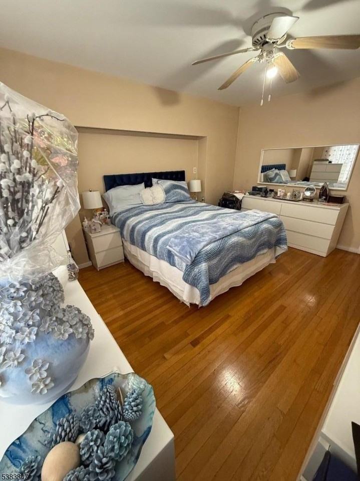 916 West Elm Street - Photo 7 of 12