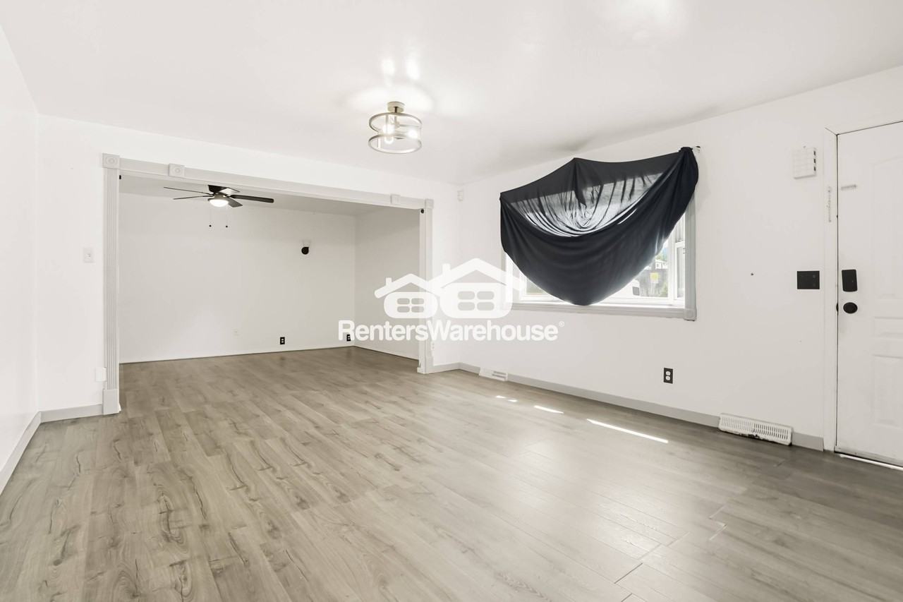 14641 E 13th Ave - Photo 3 of 23