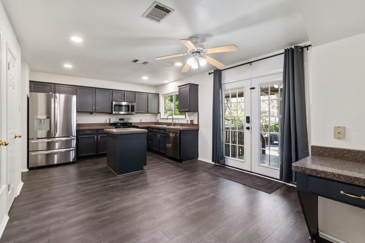 1305 Cedar Brook Dr - Photo 4 of 39