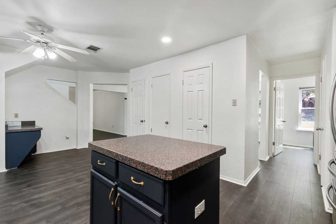 1305 Cedar Brook Dr - Photo 5 of 39