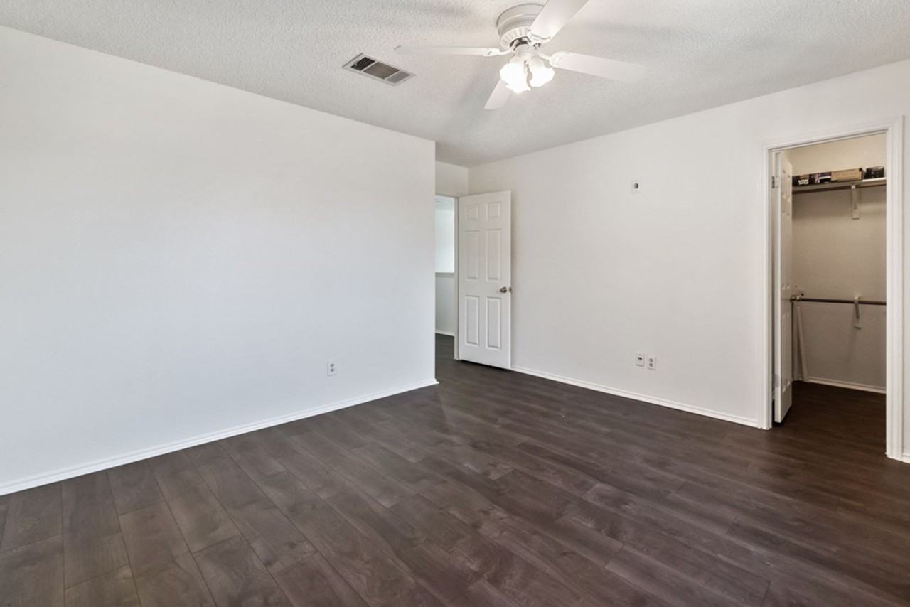 1305 Cedar Brook Dr - Photo 6 of 39