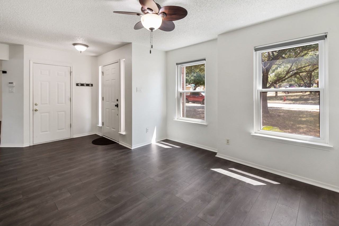 1305 Cedar Brook Dr - Photo 7 of 39