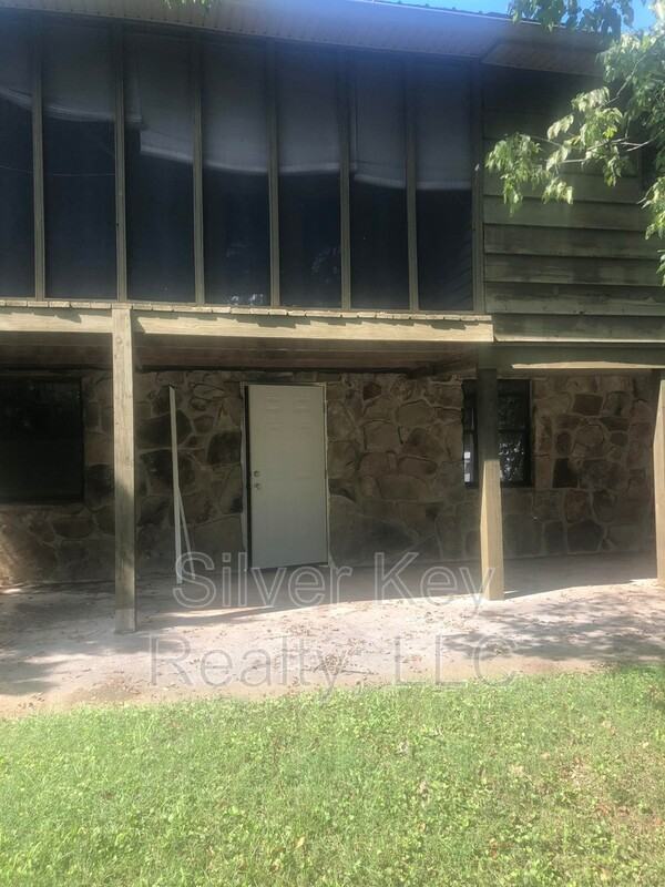 900 S Jackson St - Photo 5 of 21