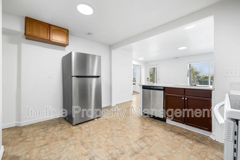 439 Es - Photo 3 of 13