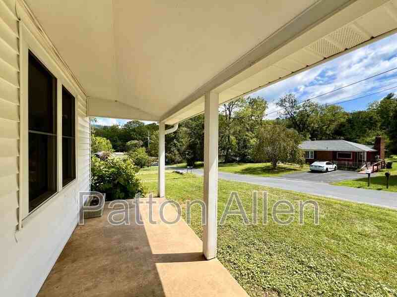 11 Bassett Rd - Photo 2 of 29