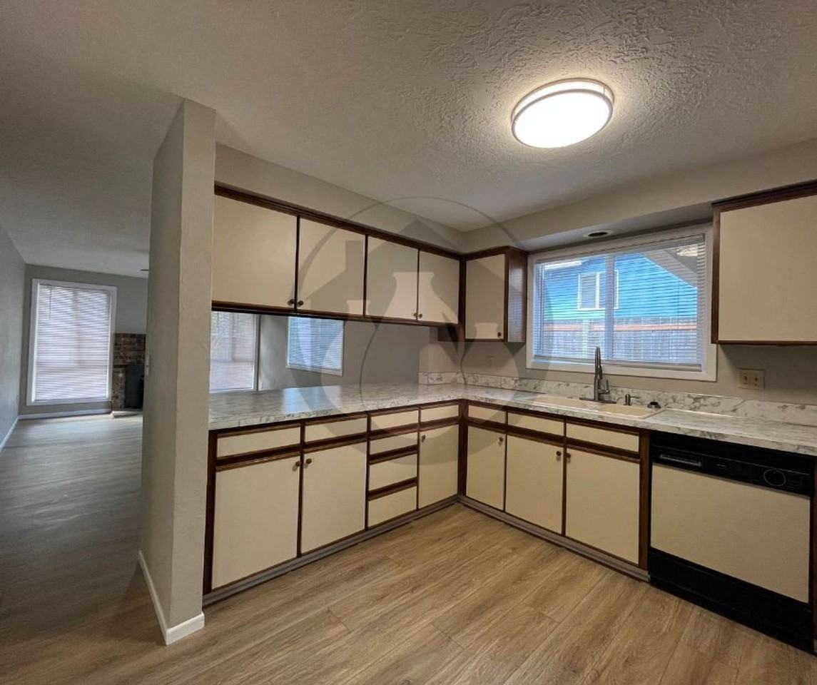 5361 Fox Court South - Photo 2 of 10