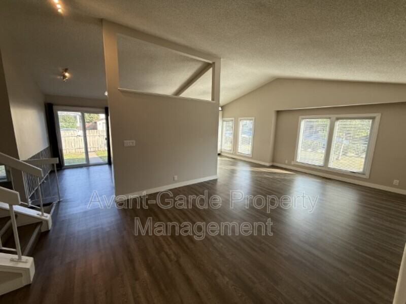 4004 20 Ave Nw #HOME - Photo 3 of 34