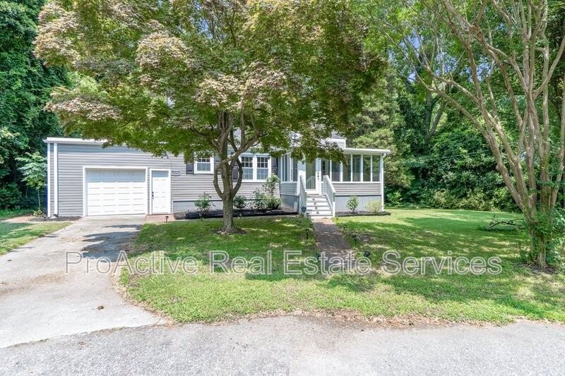 6040 Airway Ln - Photo 3 of 44