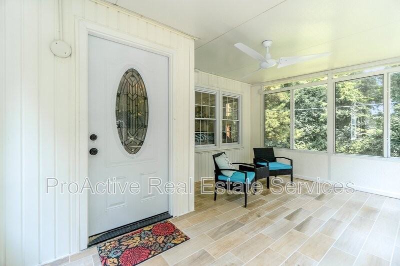 6040 Airway Ln - Photo 5 of 44