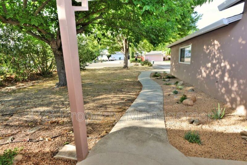 6906 Pin Oak Ct - Photo 3 of 28