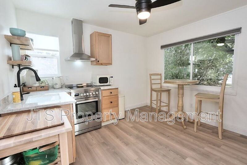 6906 Pin Oak Ct - Photo 2 of 28